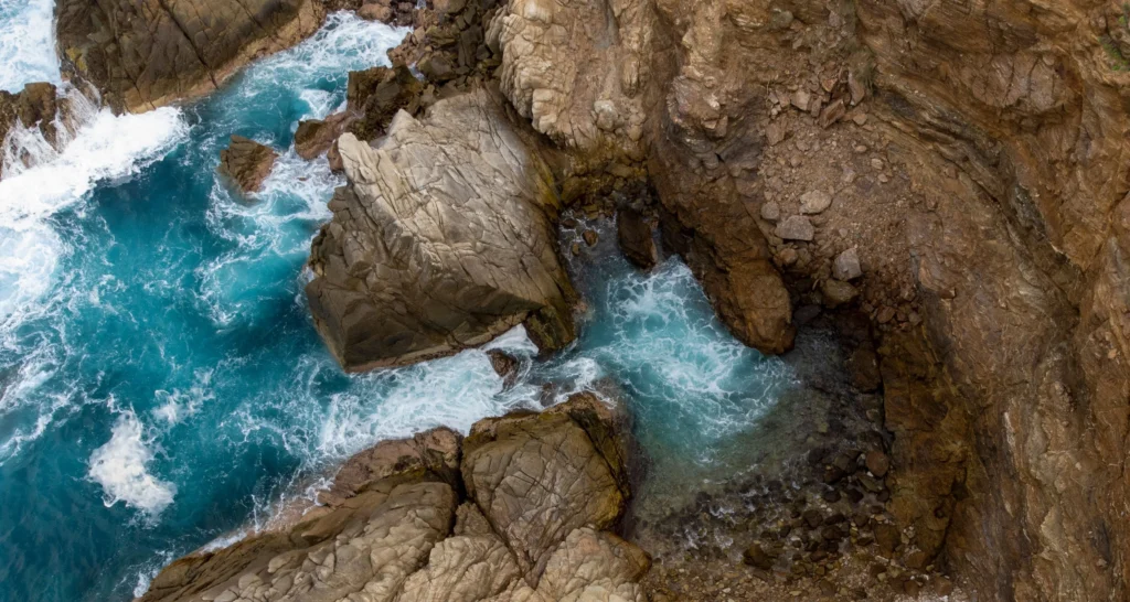 Cliff hike in Todos Santos with Omega Tours
