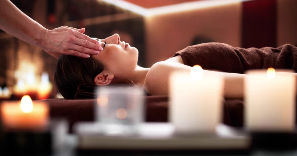 PRIVATE HOLISTIC MASSAGE EXPERIENCE 19